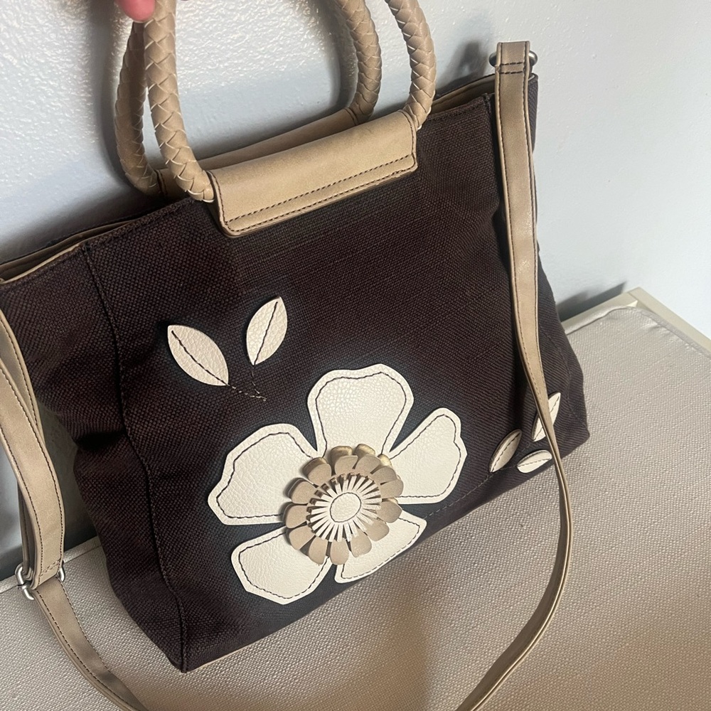 Relic Tan and Black Interior Tote
